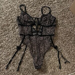 Amazon Black and Brown Leopard Print Bra Set